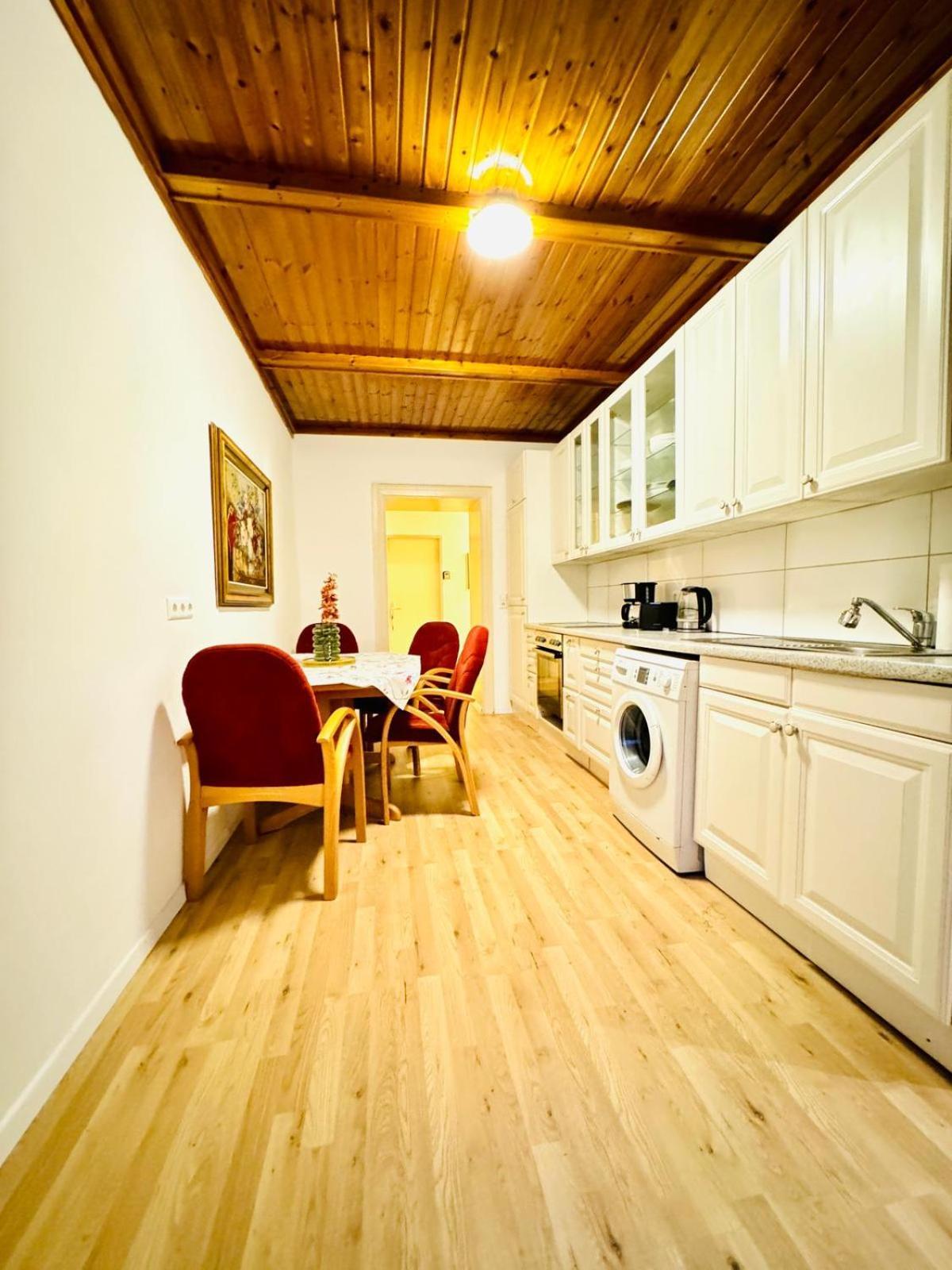 Cozy 4br For Up To 12people, 10minutes To Fac Platz * Wien