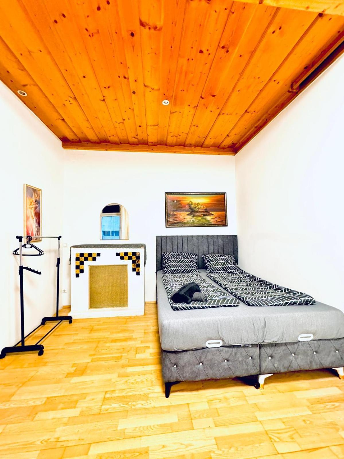 Cozy 4br For Up To 12people, 10minutes To Fac Platz Apartment Wien
